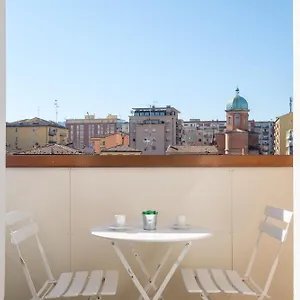 Scandellari Apartments - Stylish Stay For Two Guests Apartamento Bolonia