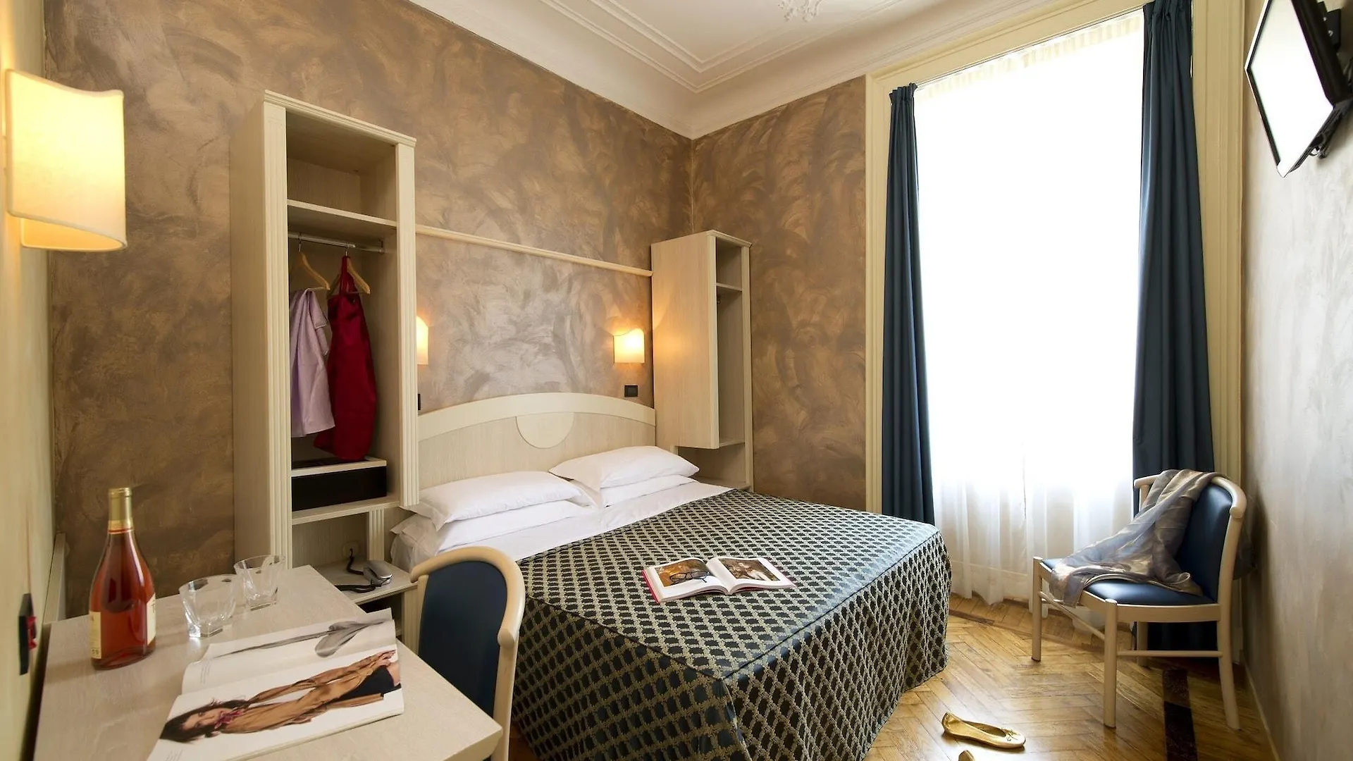 Hotel Panizza Milan 3*,  Italy